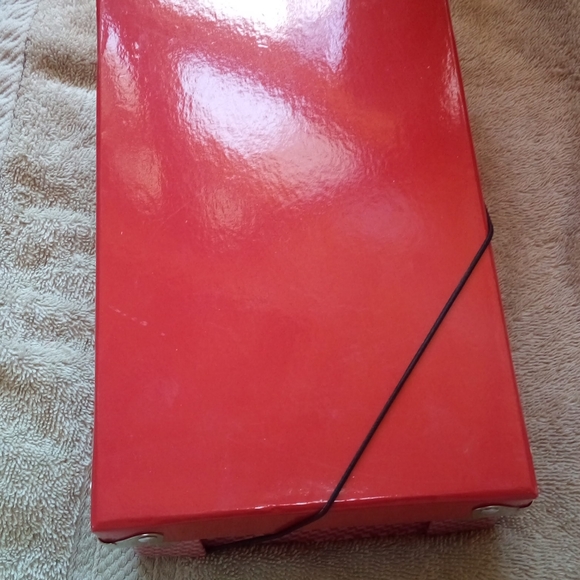 Nifty Red Box - Picture 5 of 7